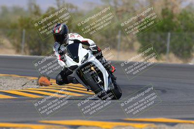 media/Oct-03-2022-Moto Forza (Mon) [[5f077a3730]]/Intermediate Group/Session 3 (Turn 3)/